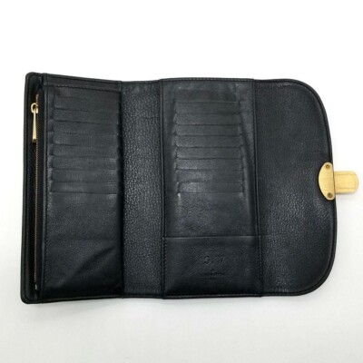 LOUIS VUITTON Mahina Portefeuille Amelia Long Wallet Leather
