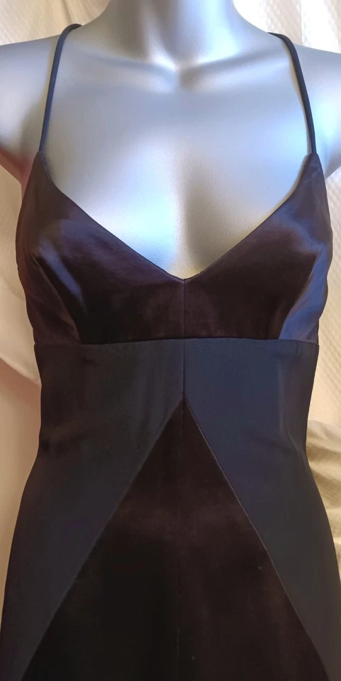 Nicole Miller Collection Black Silk Romantic Evening Cocktail Party Dress - Image 4 of 4