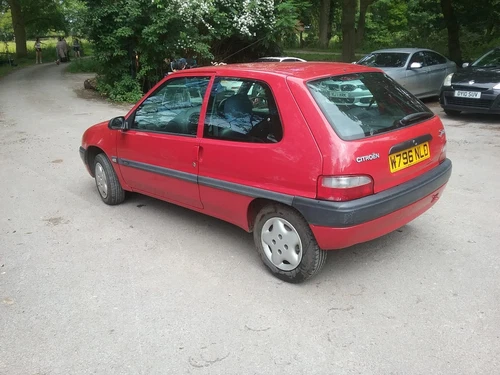 Citroen Saxo, great little car, been used to teach all kids to drive. - Picture 5 of 9