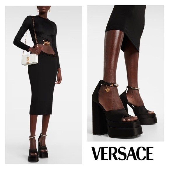 サンダル・ミュール VERSACE Black Satin Medusa Aevitas Sandals Versace Medusa Aevitas satin platform sandals Versace