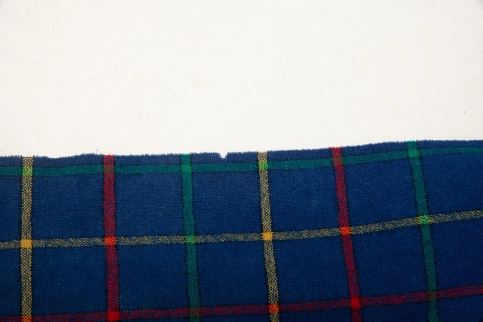 Bufanda Pendelton Vintage Azul Escocés Lana Flecos Hecha en EE. UU.* Foto 4 de 4