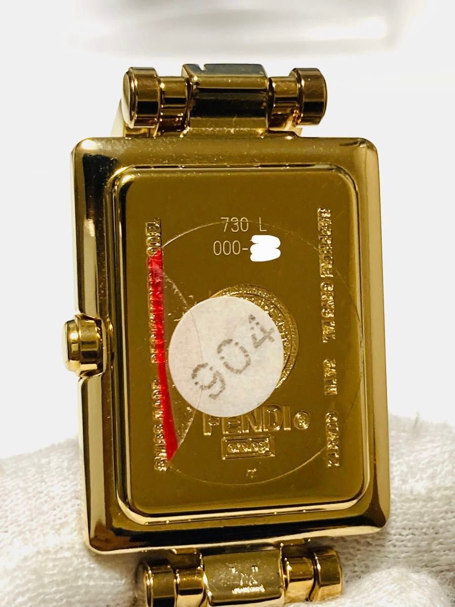 【美品】FENDI フェンディ レディース腕時計 ゴールド×ブラック ローマ数字 フェンディ クラシコ 002-25200G-472 腕時計 クォーツ