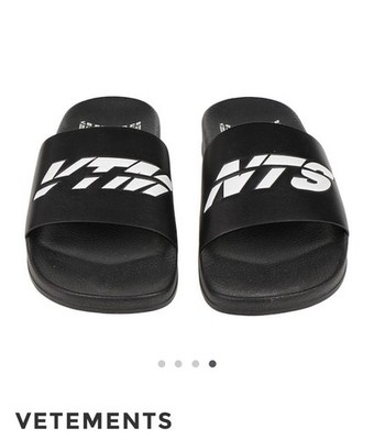 Vetements Men's Pool Slides Size 8 Black Logo
