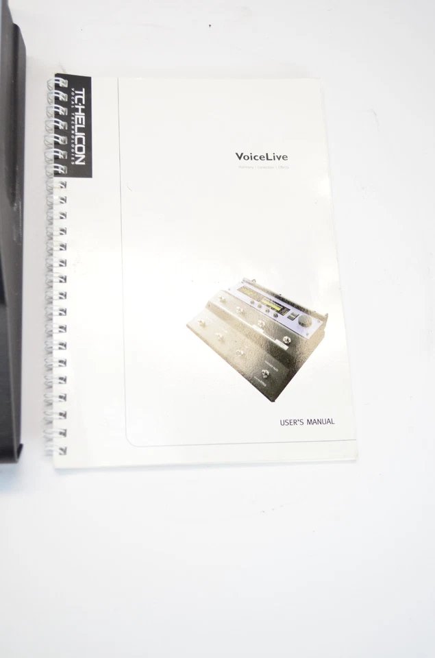 Procesador de efectos vocales TC Helicon Voicelive armonía automática y corrección de tono Foto 2 de 4