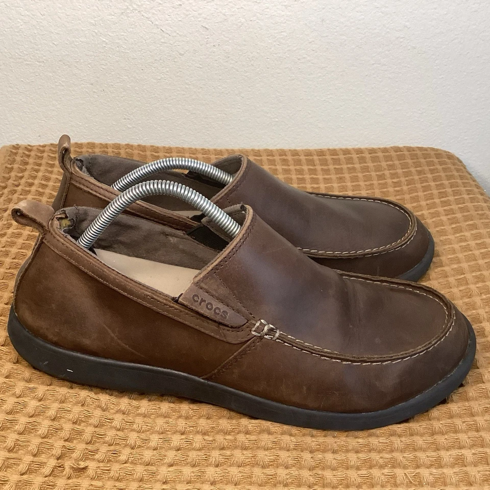 Mocassins Crocs Santa Cruz Masculino Tamanho 12 Couro Marrom Mocassim Casual - Imagem 2 de 4