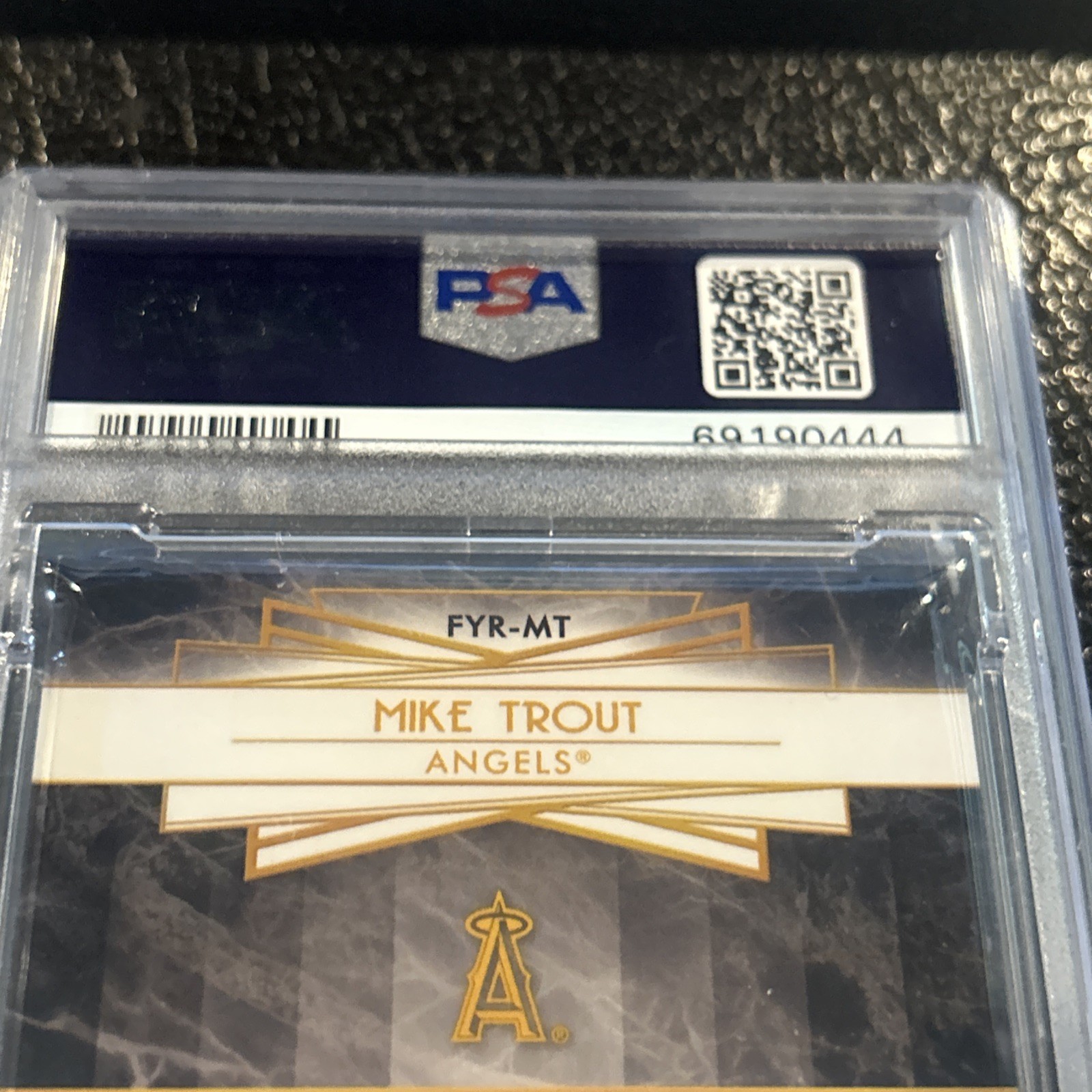 2014 TOPPS TRIBUTE FOREVER YOUNG RELICS MIKE TROUT BAT PATCH Green /25 PSA 7 view 6