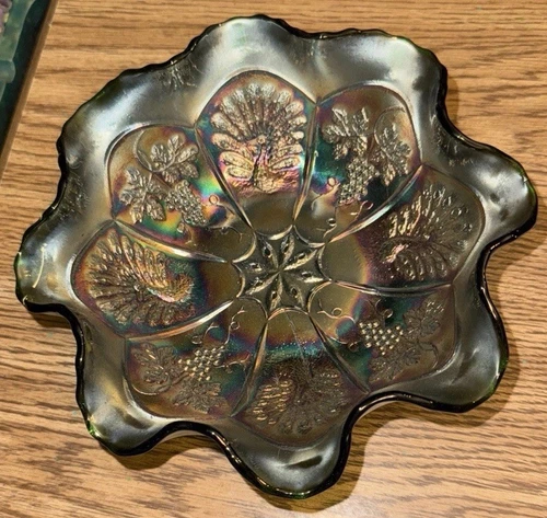 Stunning Fenton Iridescent Carnival Glass Peacock and Grapes 3-Footed Bowl