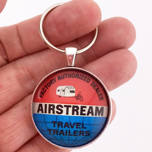 Vintage Airstream Reise Anhänger Vertragshändler Service Schild Logo Schlüsselanhänger - Bild 1 von 8