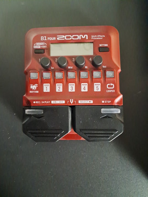 Zoom B1 four Bass Multieffect.