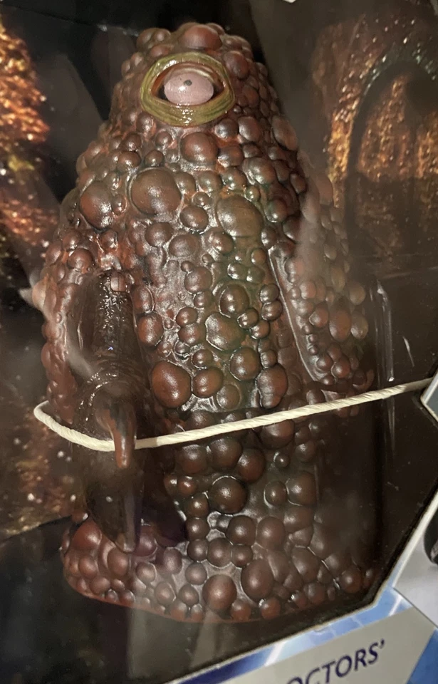 Juego de figuras de coleccionista Doctor Who Three Doctors NUEVO Brigadier~Jo Grant~Gel Guard Foto 4 de 4