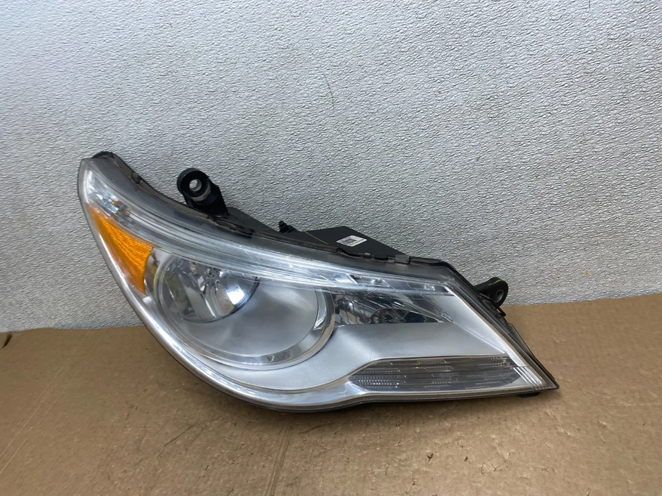 Оригинальная правосторонняя галогенная фара для Volkswagen Routan 2009–2014 годов выпуска V3144 DW - Изображение 2 из 4