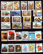 ZY1560 NICARAGUA 30T.les champignons,fleurs,emblèmes,bâtiments,divers