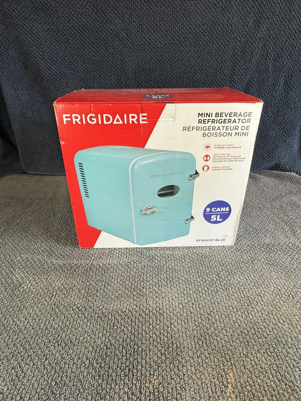 Frigidaire 9 Can Mini Beverage Cooler, Blue - NEW