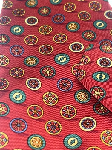 Cravatta Salvatore Ferragamo rossa multicolore in seta accenti Made in Italy - Foto 5 di 10