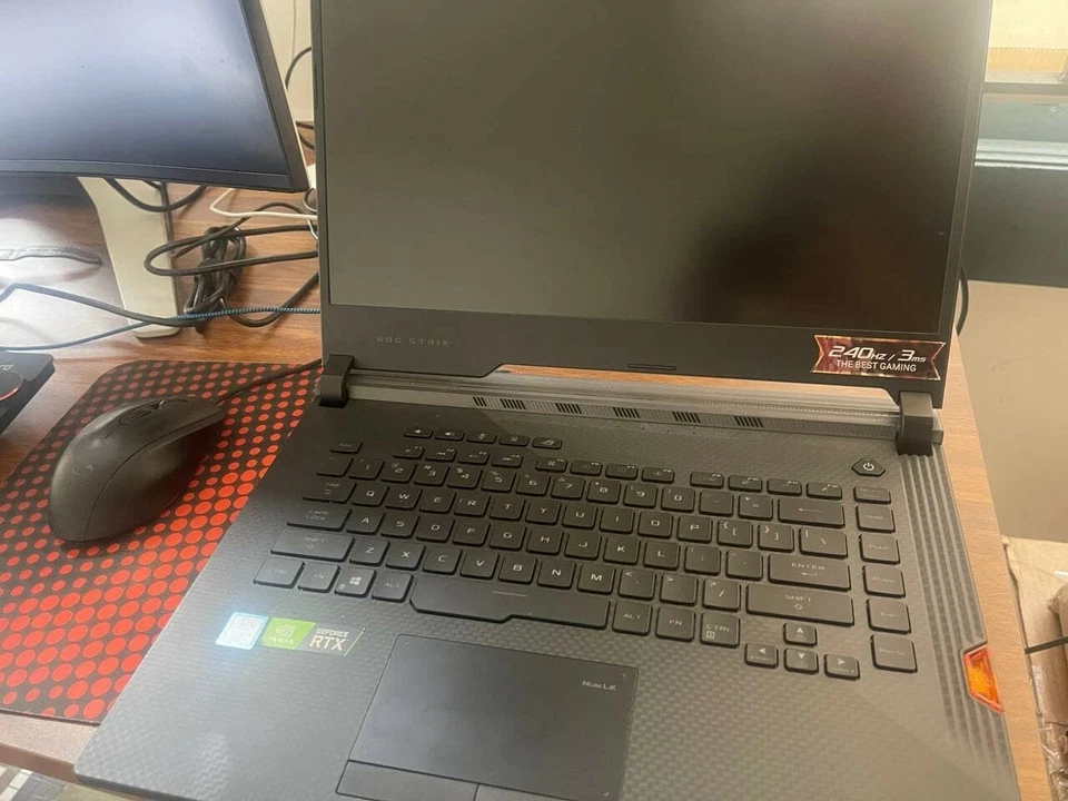 ASUS ROG Strix SCAR III RTX 2070 15.6” 240Hz i7-9750H 32GB RAM 1 TB SSD 1 TB HDD - Image 2 of 4