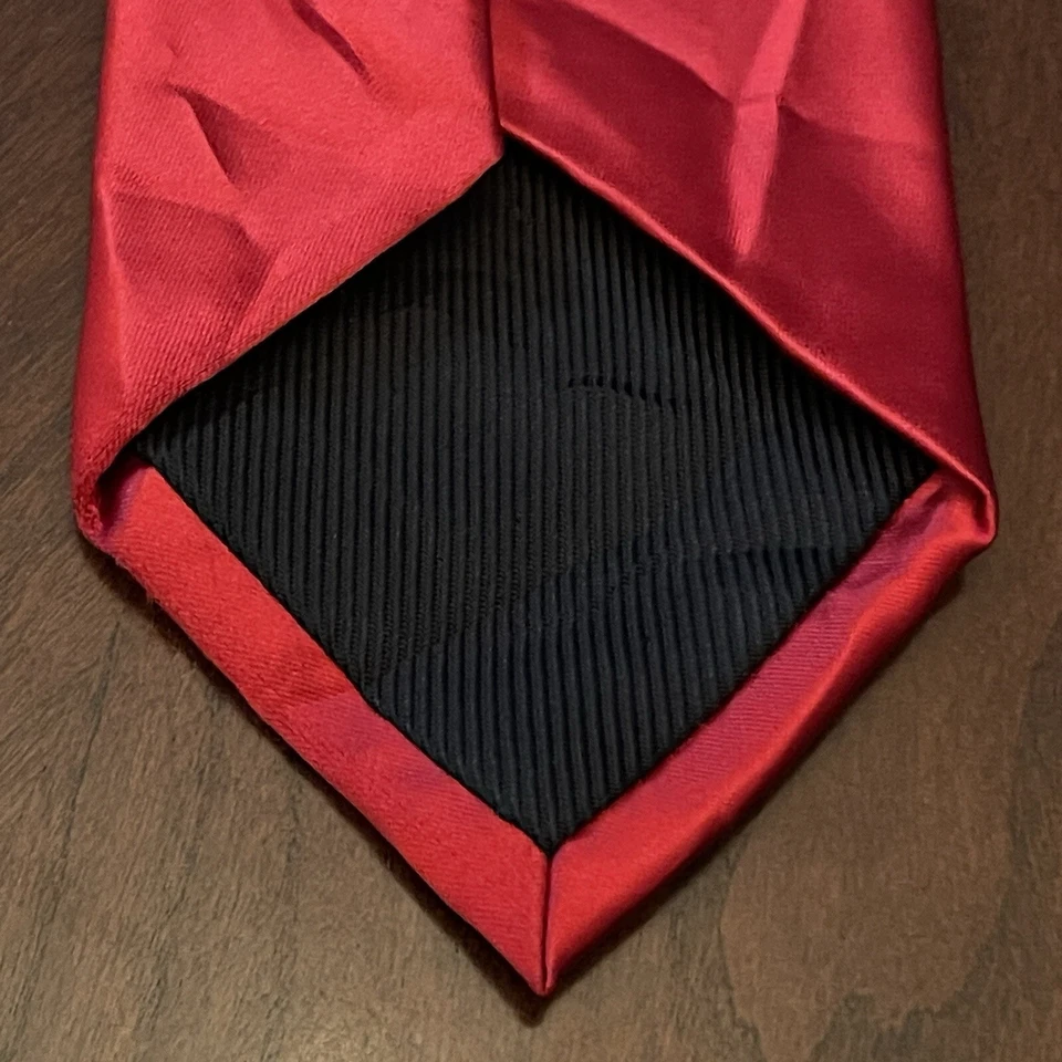 Geoffrey Beene Red Hand Made 100% Polyester Men’s Neck Tie Made In China - Image 2 of 4