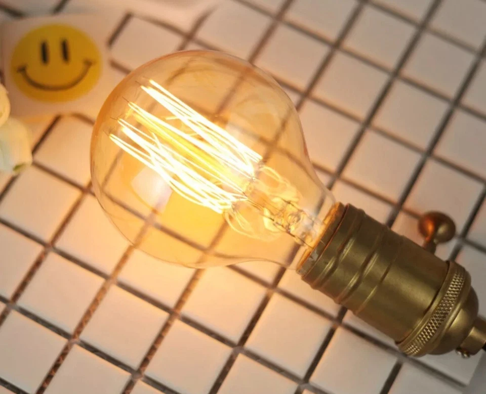 E27 Screw Vintage G80 Filament Lamp Dimmable Edison Light Retro Globe Bulb 40W - Image 3 of 4