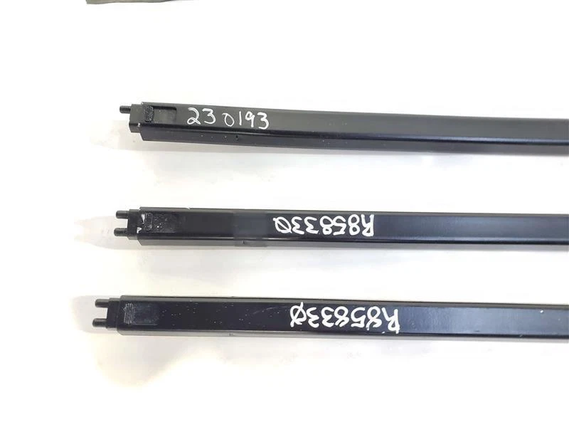 Bagageiro 3 barras transversais com bolsa 1 clipe faltando fabricante de equipamento original 1996 Land Rover Discovery - Imagem 4 de 4