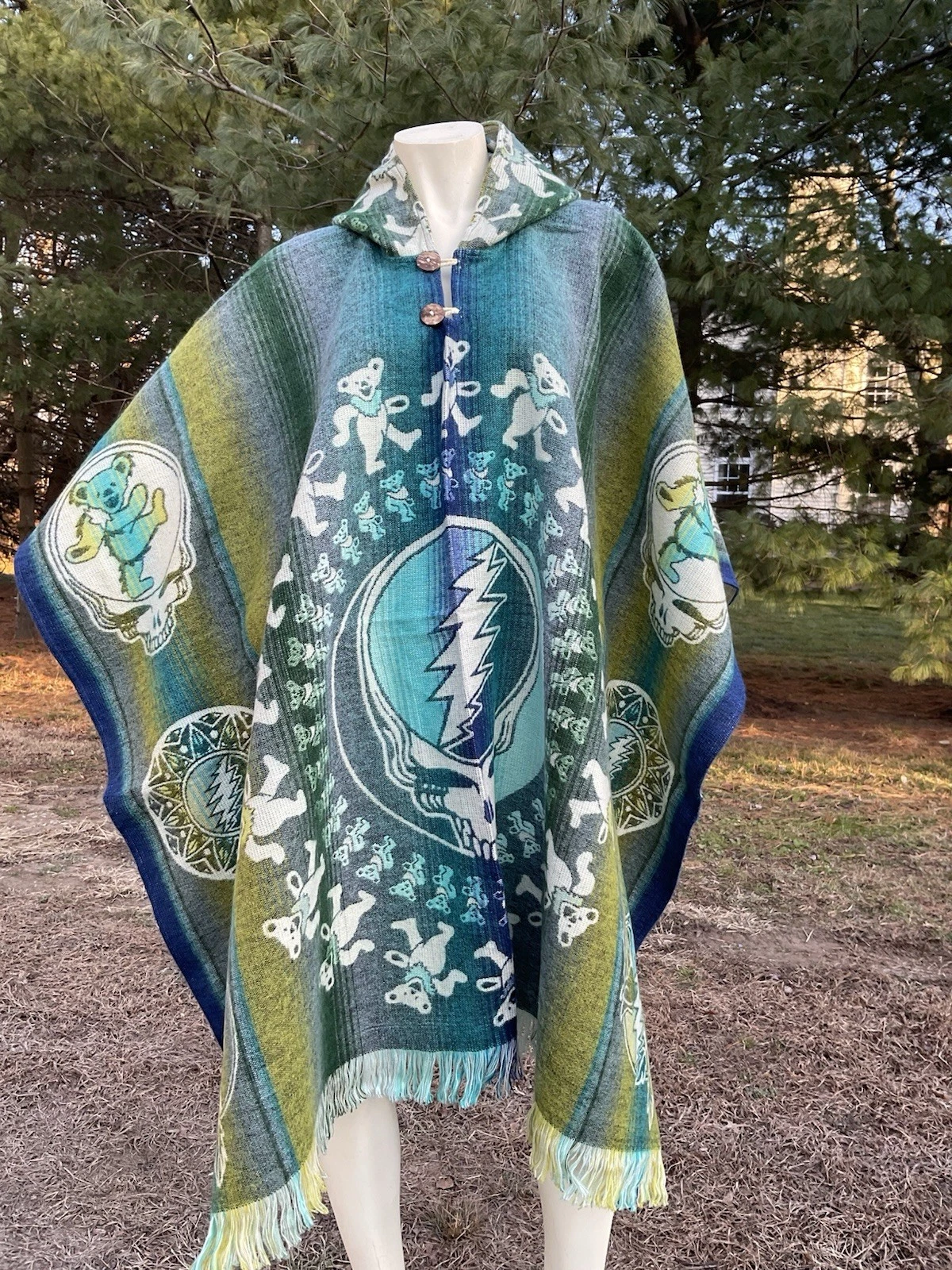 Exclusively Handcrafted ALPACA PONCHO, Grateful Dead Bear Mandala, Light Green
Opens in a new window