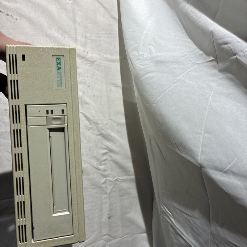 Exabyte 8mm Tape Drive 87ENCL 8568599 SCSI