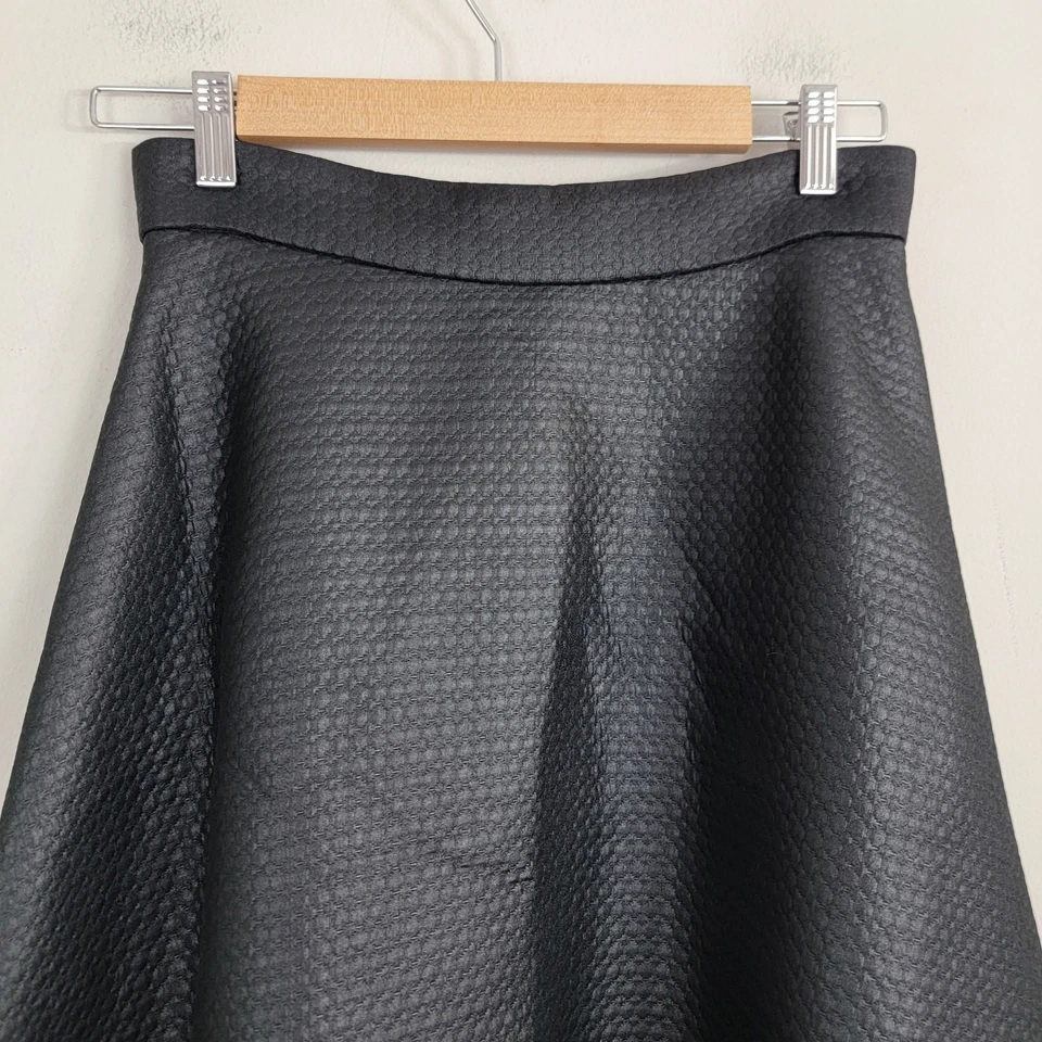 Banana Republic Skirt Faux Leather Quilted Fit & Flare Midi Sz 6 retro cocktail - Image 2 of 4