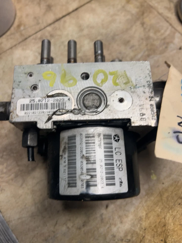 13 14 Piezas de freno antibloqueo Dodge Challenger Foto 4 de 4