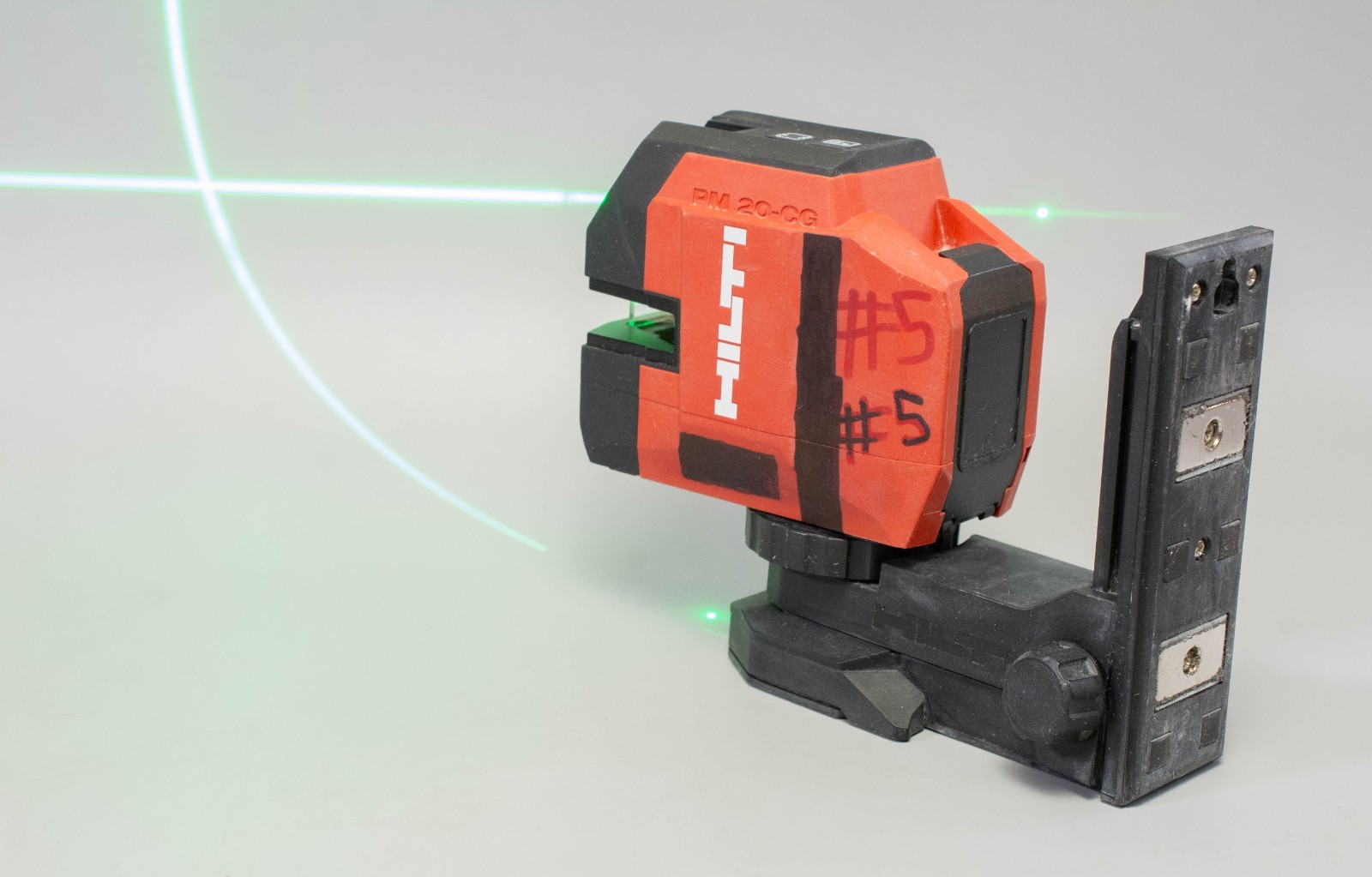 (MA5) HILTI PM 20-CG Plumb and Cross Line Combi-Laser Jobsite Layout.