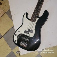 Squier by Fender P-Bass Affinity Series 4-Str...