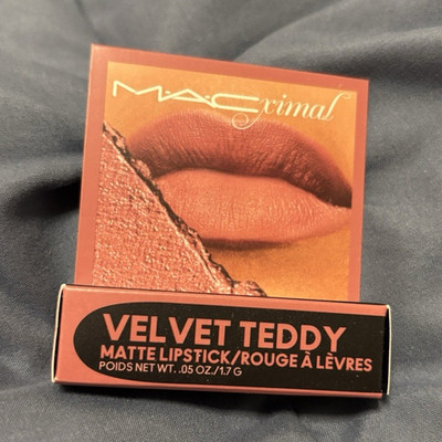 M·A·C MACximal Matte Lipstick Stick Mini 0.05 oz/1.7 g Nude Velvet Teddy