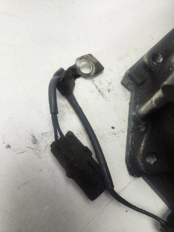 1988-1999 Jeep Cherokee 4.0 5 Speed Front Case Half AX15 01201600 OEM  - Image 3 of 4