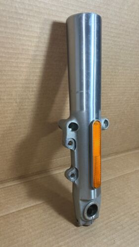 Harley Davidson OEM Trike Lower Right Fork Slider 19-25 RH Tri Glide 45400215 - Picture 3 of 13
