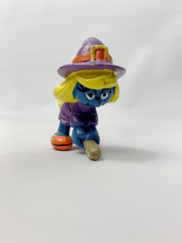 W Berrie Peyo 1982 Smurfs Halloween Witch Smurfette made in Portugal - Picture 1 of 6