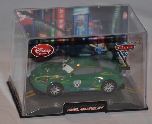 NEW! Disney Store PIXAR Cars 2 Nigel Gearsley Diecast Car (W/Case) Fast Shipping