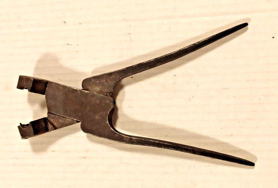 Fondipalle antico in ferro, diam. mm. 14,5-15 ca., marchio - Immagine 3 di 4