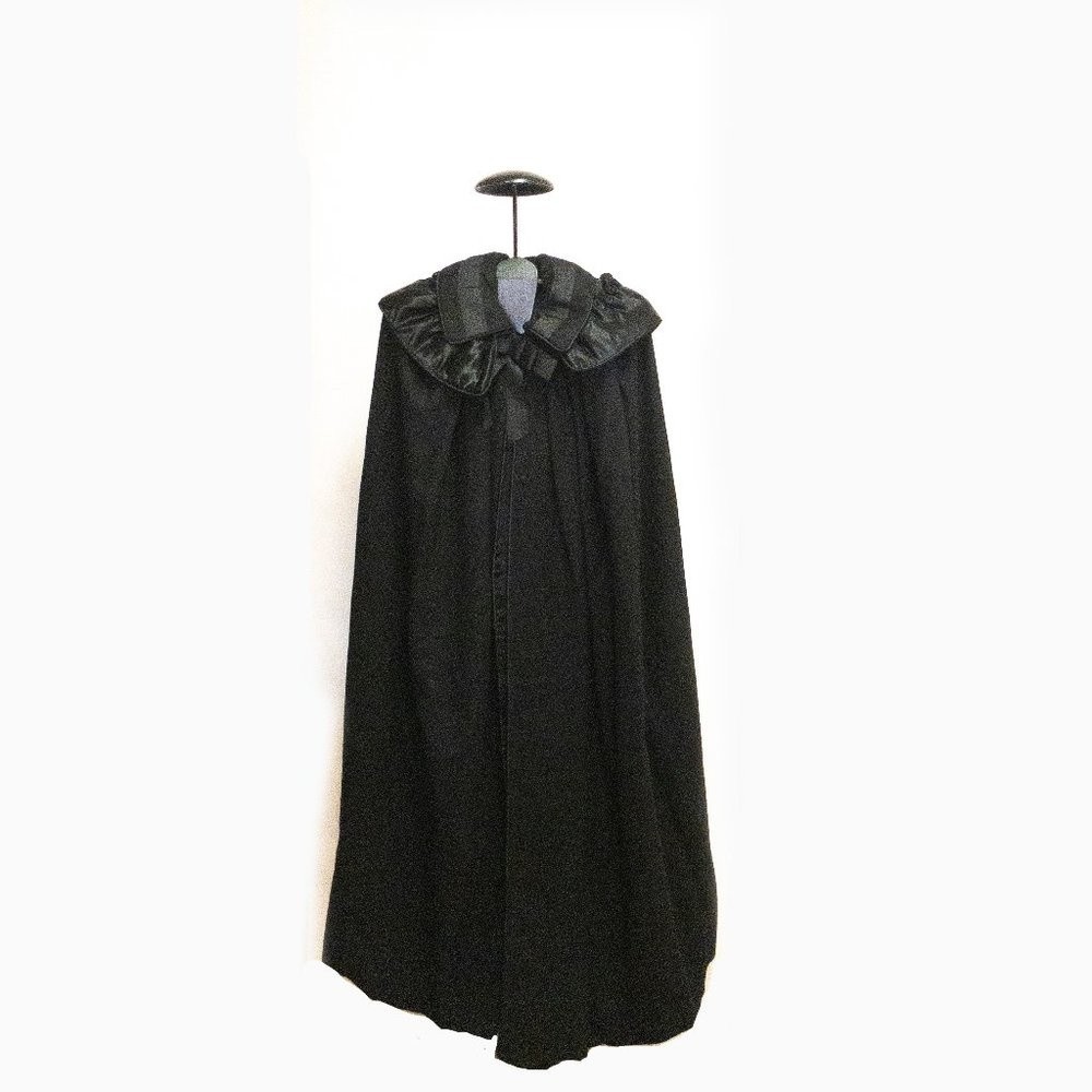 Cleo Ireland Vintage Irish Wool Hooded Cloak Cape Black Ruffled Hood One Size