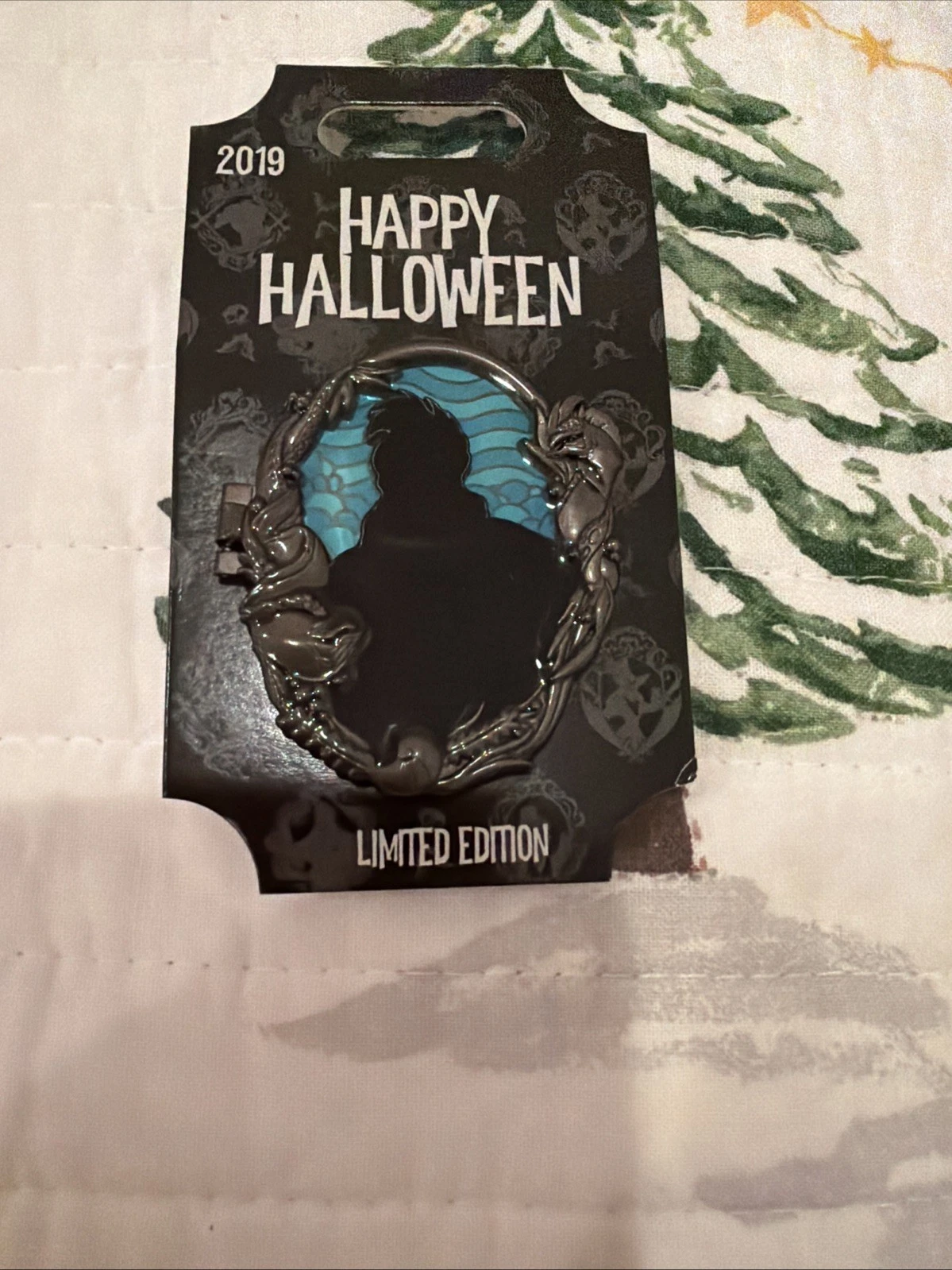 DISNEY PIN URSULA HAPPY HALLOWEEN Limited Edition 2019- Brand New!
