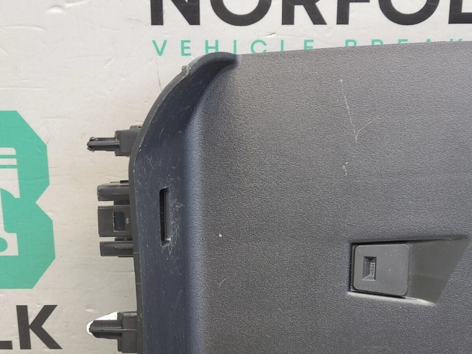 PEUGEOT 3008 P84 Dashboard Lower Trim 9810274377 - Image 2 of 4