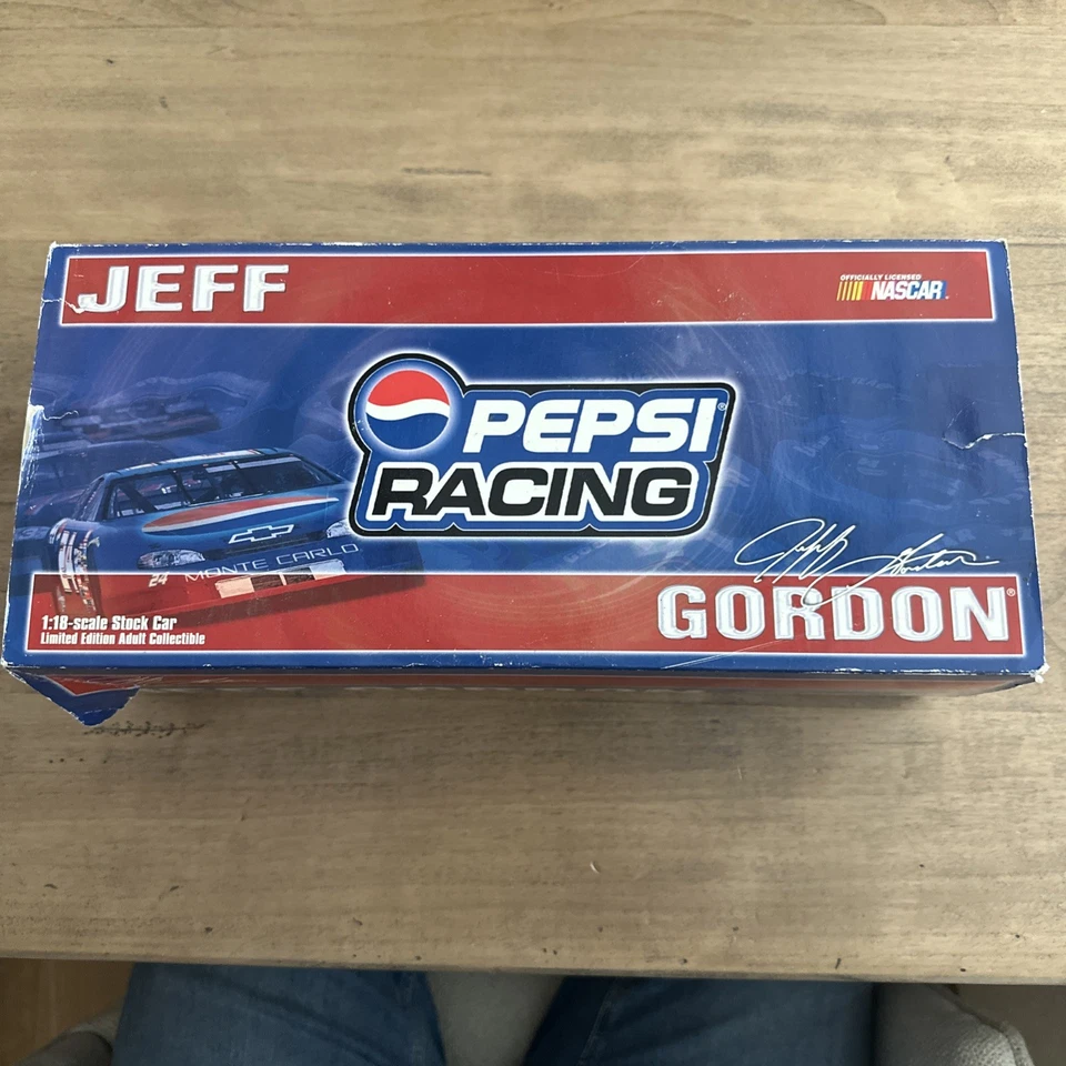 JEFF GORDON SIGNED 1999 Monte Carlo PEPSI 1/18 NASCAR  Rare Limited Edition - Image 2 of 4