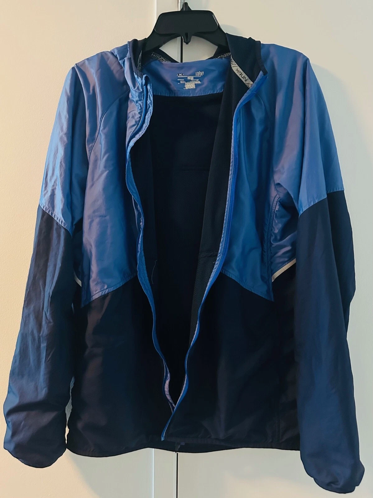 UNDER ARMOUR Men's Blue Rain-Resistant Hooded Storm Jacket Fitted Lined (Large)