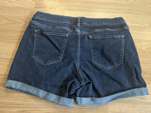 Old Navy Fitted Shorts Women's Size 10 Blue Stretch Denim Cuffed - Picture 2 of 3