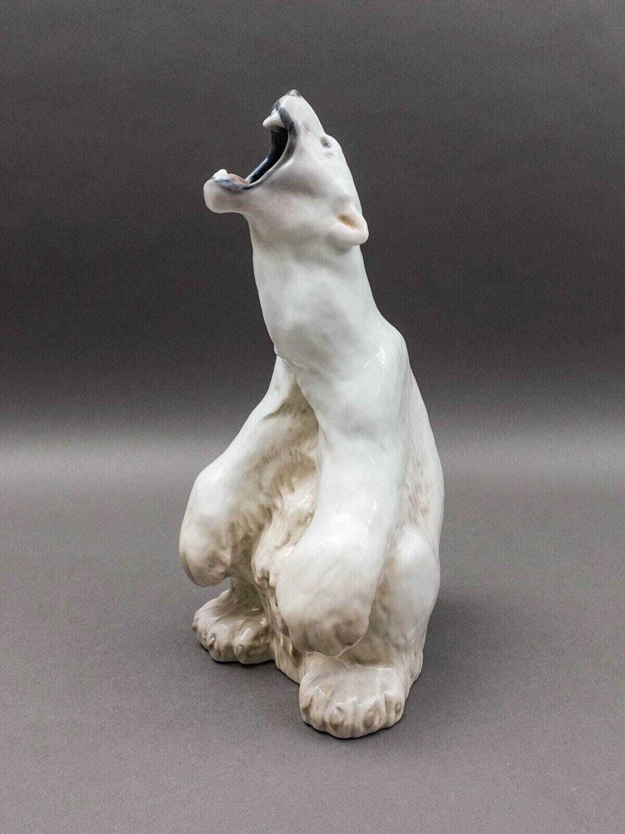 ロイヤル　コペンハーゲン　ポーラーベア ウォーキング(歩き) デンマーク生 Royal Copenhagen Denmark #502 Porcelain Roaring Polar Bear
