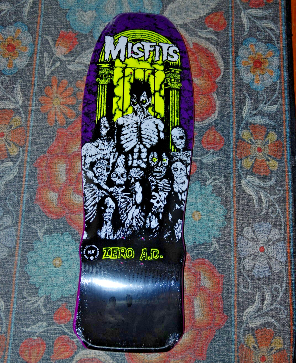 MISFITS スケートボードOLDデッキ 紫 Zero x Misfits Earth AD 10″ Skateboard Deck - Purple Dipped