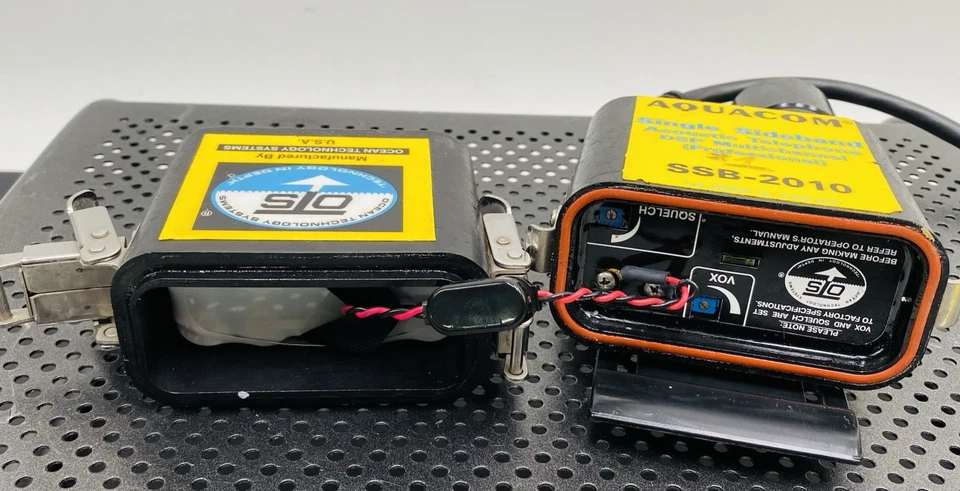 Transceptor submarino OTS Aquacom SSB-2010 4 canales para buceo con estuche G2U Foto 2 de 4