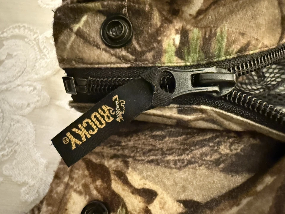 Men’s Realtree Camo Waterproof Jacket In Medium New Without Tags - Image 4 of 4