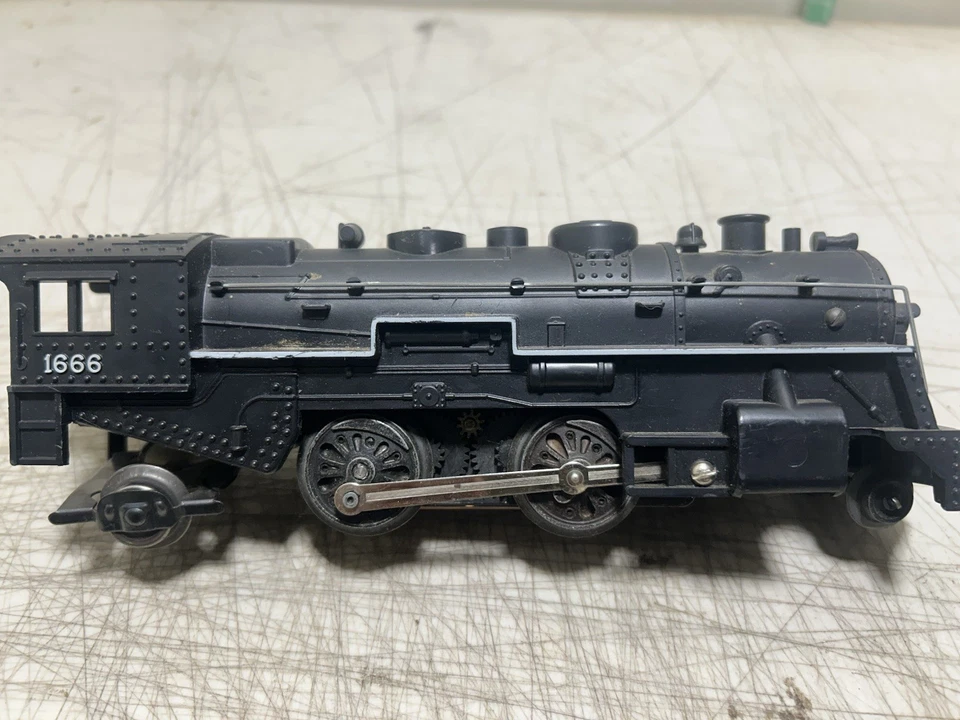 MARX O GAUGE 1666 LOCOMOTIVE WITH SMOKE TENDER & CABOOSE - Image 2 of 4