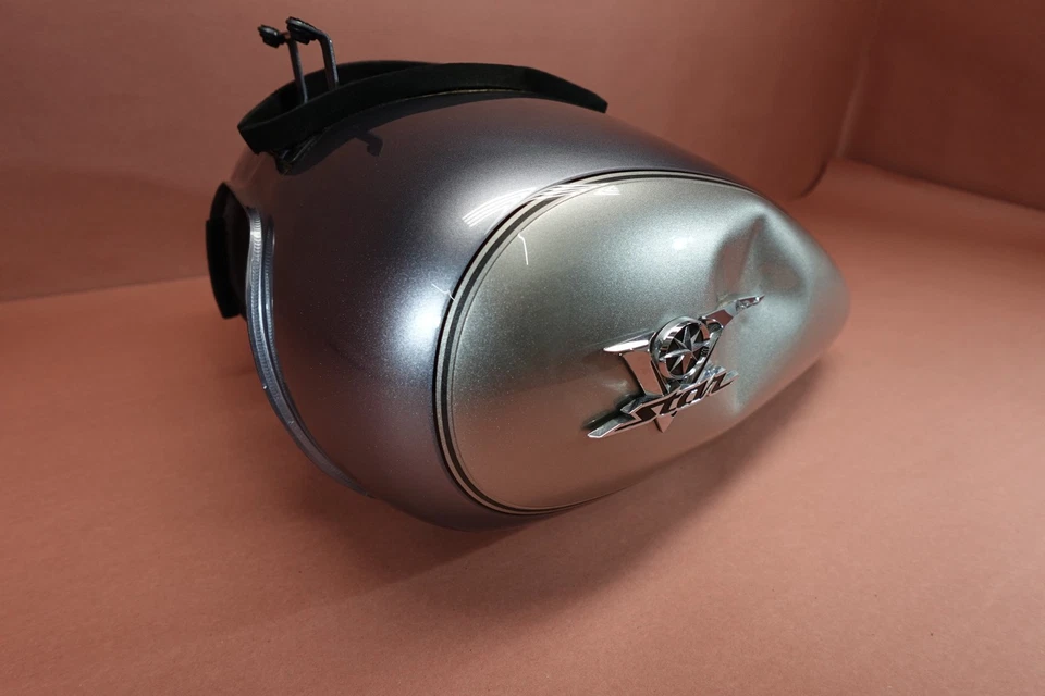 Бензобак 1998-2015 Yamaha VStar V Star 650 XVS650 — помятый - Изображение 2 из 4