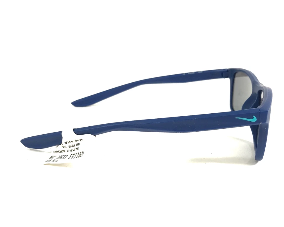 Gafas de sol Nike para niños WHIZ EV1160 434 monturas rectangulares azules con lentes espejadas azules Foto 4 de 4