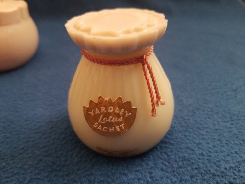 VINTAGE YARDLEY OF LONDON BEE COMPLEXION CREAM JARS SACHET JAR COLLECTION LOT - Picture 5 of 11