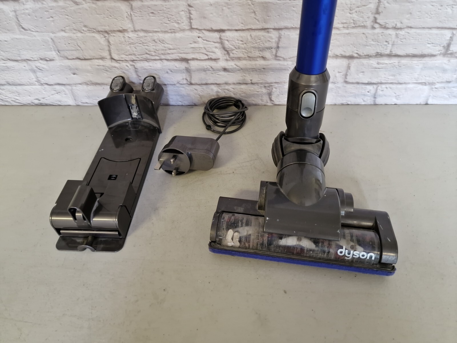 Dyson DC44 Animal Handheld Vacuum Cleaner Cordless Inc Vat eBay