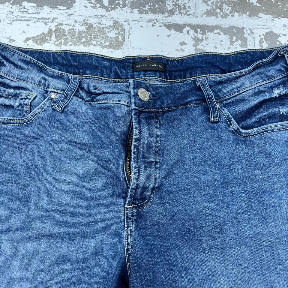 Pantalones Cortos Jeans Plateados Mujer 16 Corte Puño Enrollado Mamá Jean Lavado Mediano Pantalones Cortos Elastizados Foto 3 de 4